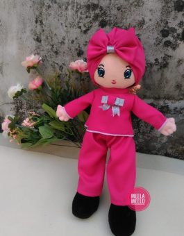 Boneka Muslimah Meelo in Pink Kulot